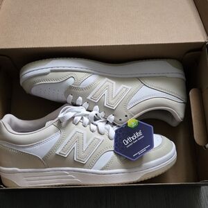 New Balance Men's Cream Sneakers
